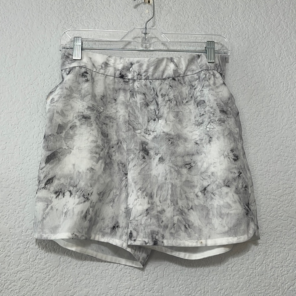 Lululemon Athletica Flat Front Marble Shorts